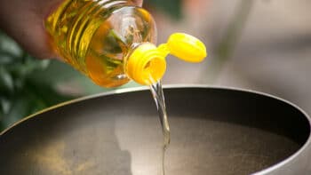 Is it Possible for Vegetable Oil to Go Bad? How to Tell
