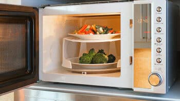 Is Microwaving Bad For Vegetables? Does It Kill Nutrients In Vegetables?