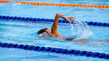 How Long Does It Take To Swim A Mile? What Factors To Include